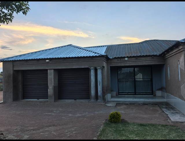4 BEDROOM HOUSE FOR SALE IN MANKWENG